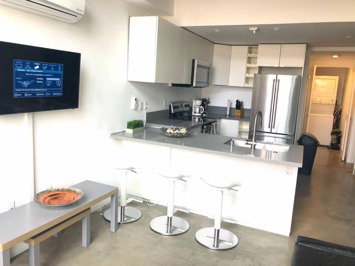 Appartement Modern 2 Bdrm W/parking In The Heart Of Hillcrest *