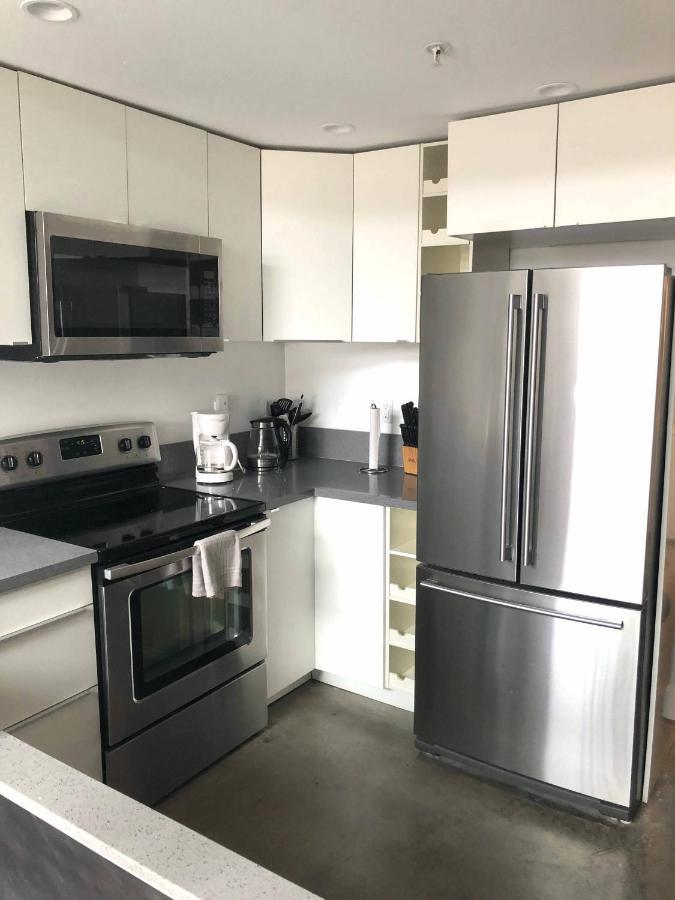 Appartement Modern 2 Bdrm W/parking In The Heart Of Hillcrest *