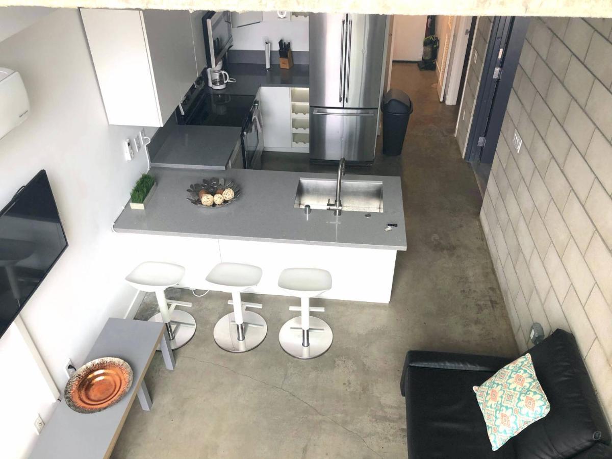Modern 2 Bdrm W/parking In The Heart Of Hillcrest Appartement *